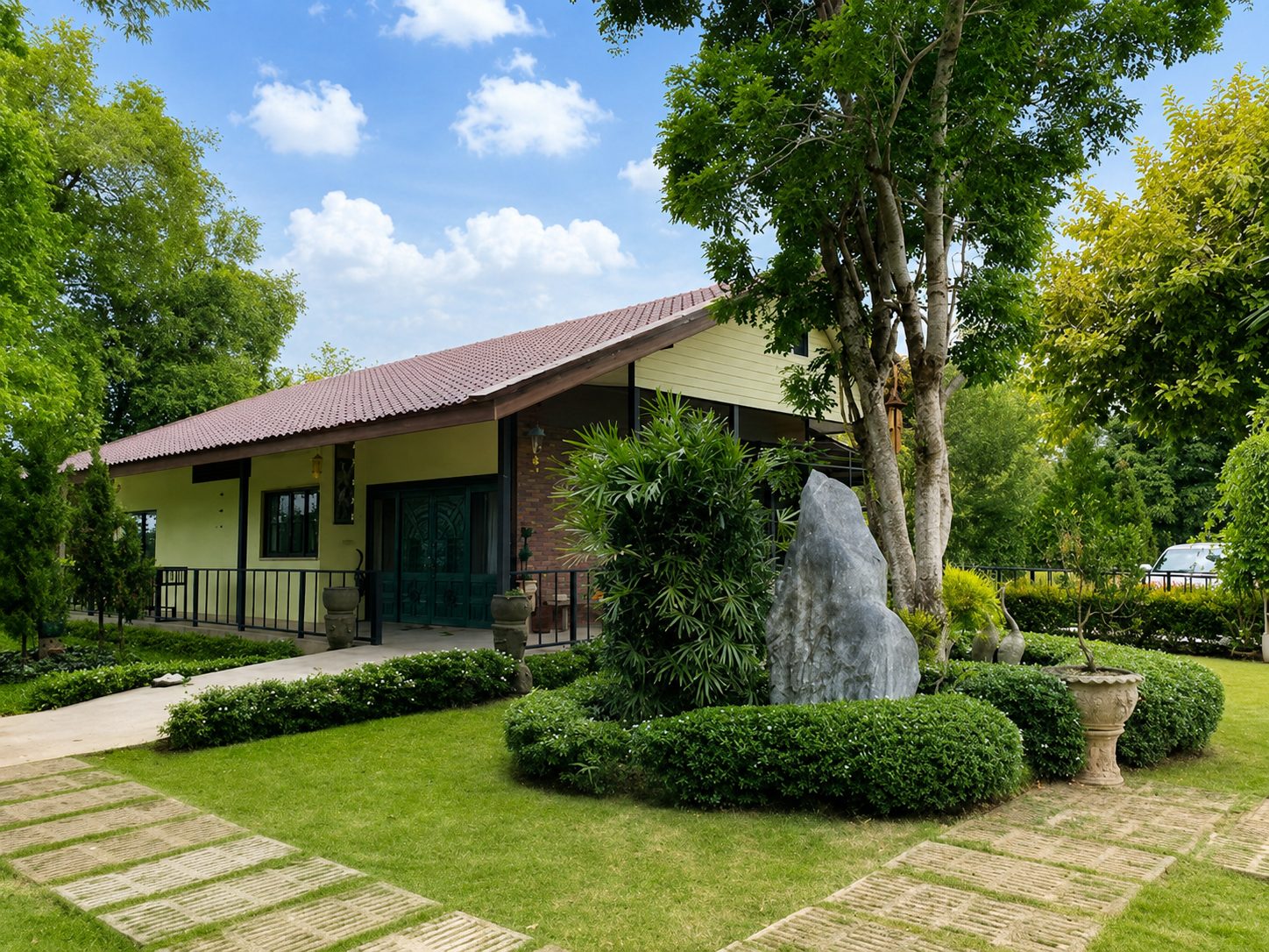 บ้านหลังใหญ่ River Memories House