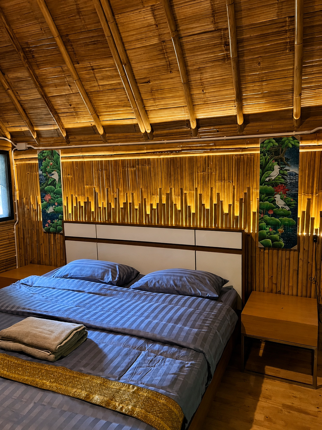 Middle House 11