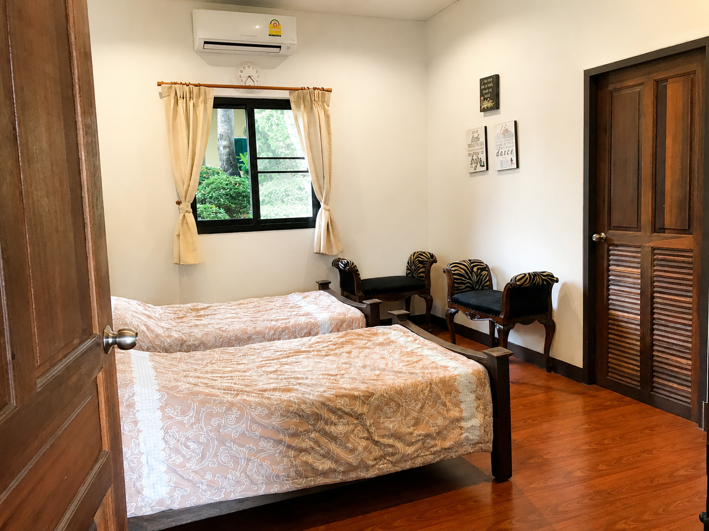 Middle House 8